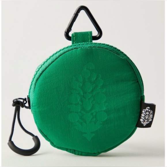 FP Movement Essentials Only Pouch - Picture 1 of 9